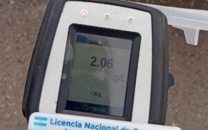Test-de-alcoholemia-lata-de-cerveza-pueblo-esther-1