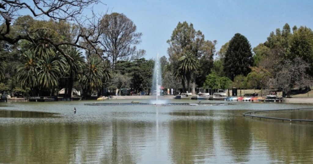Clima-en-rosario-calor-despejado-sol-parque-independencia