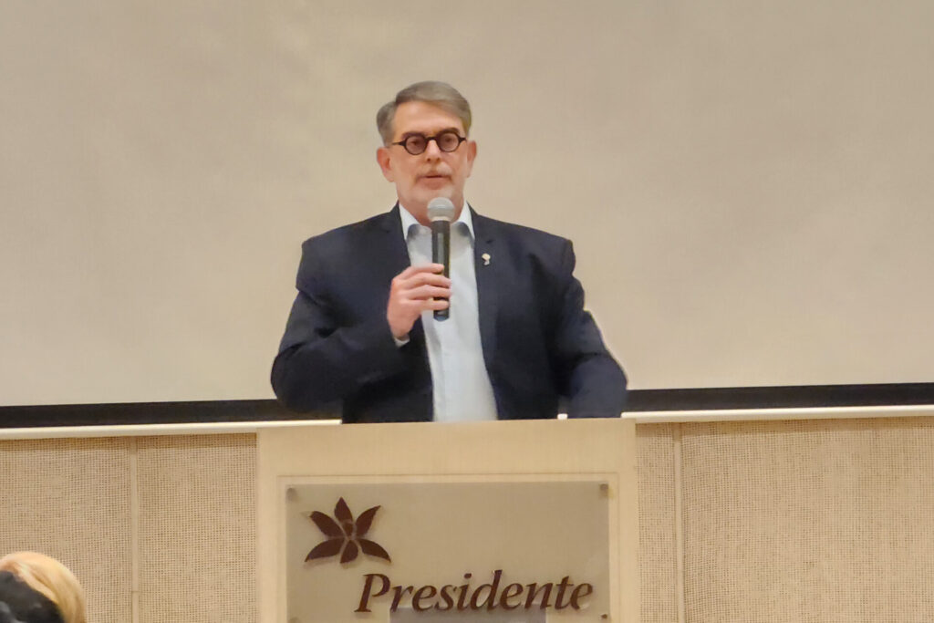 Gabriel-balleribi-pastor-libertad-avanza-conferencia-1