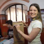 Caren Tepp votó en Rosario y se mostró optimista por el resultado